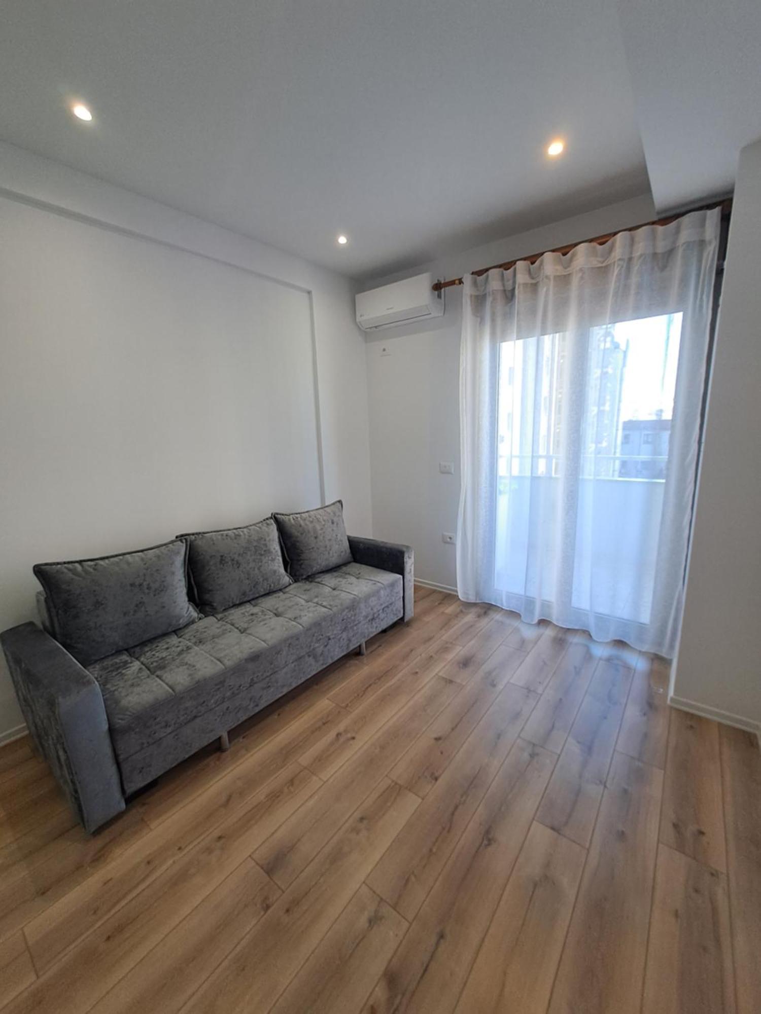 Erdis Home Nr 1 Tiranë Eksteriør bilde