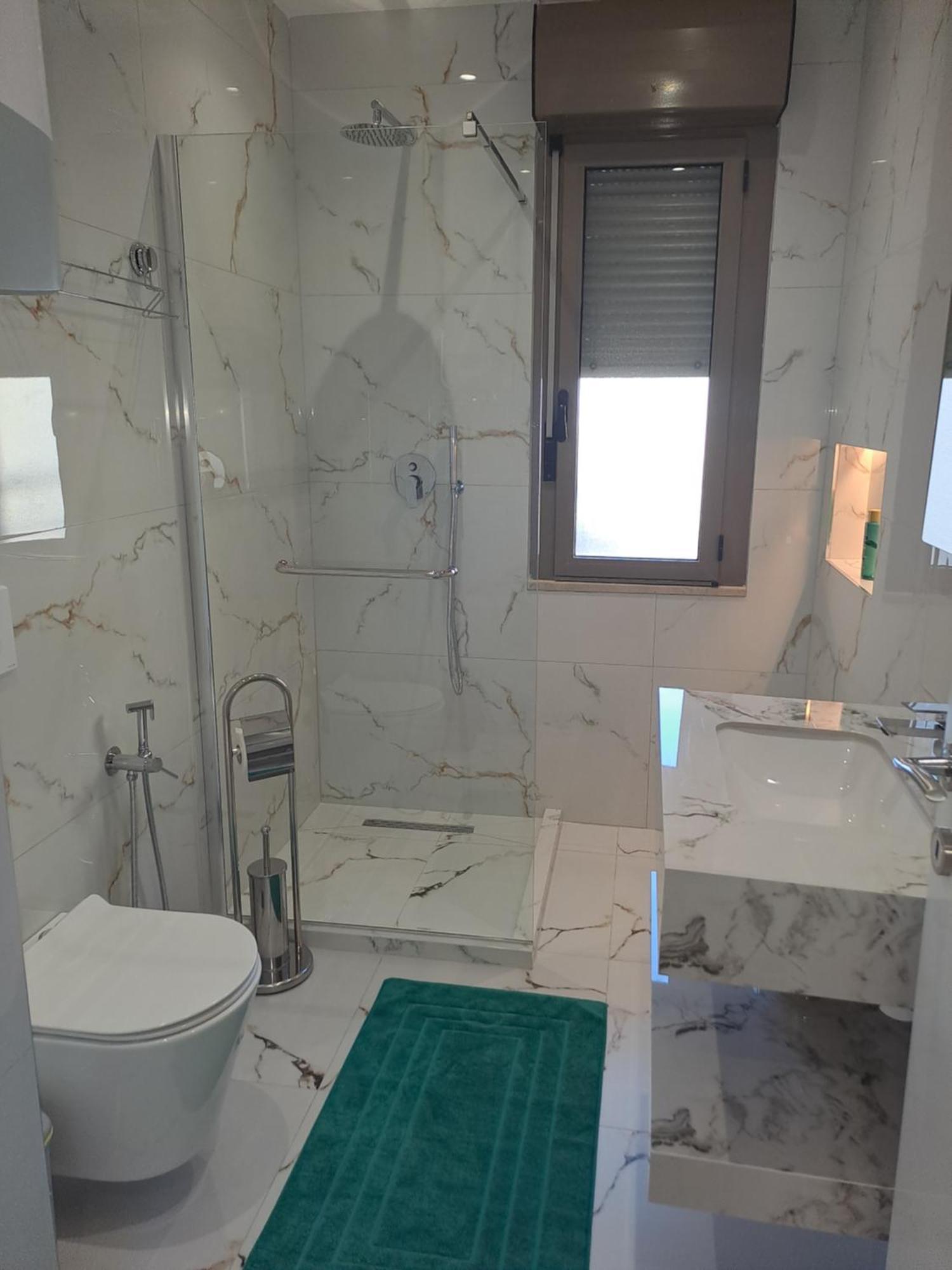 Erdis Home Nr 1 Tiranë Eksteriør bilde