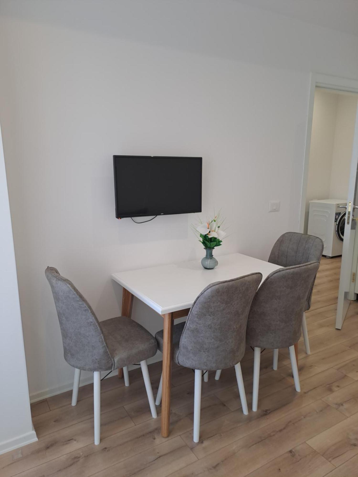 Erdis Home Nr 1 Tiranë Eksteriør bilde