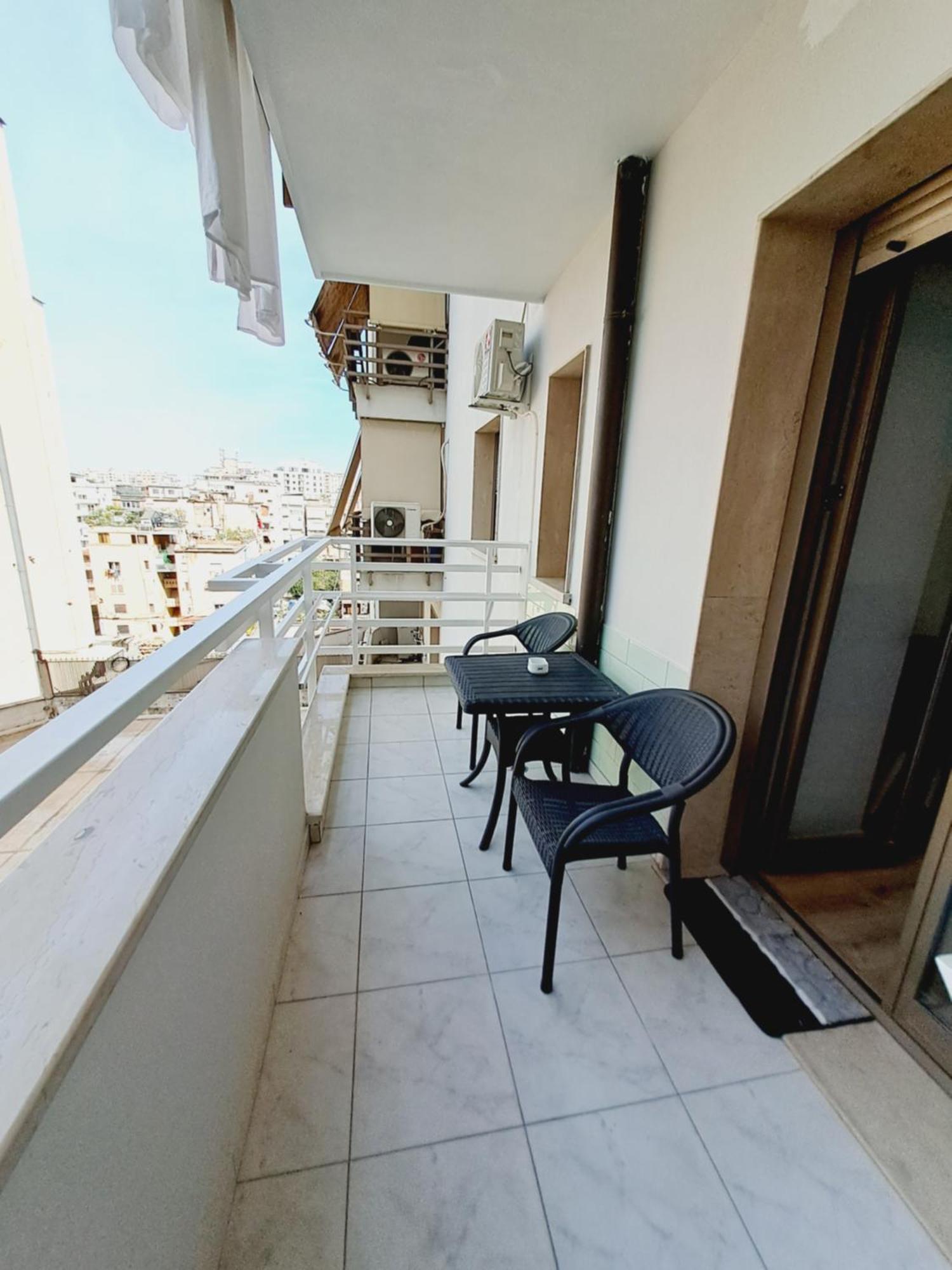 Erdis Home Nr 1 Tiranë Eksteriør bilde